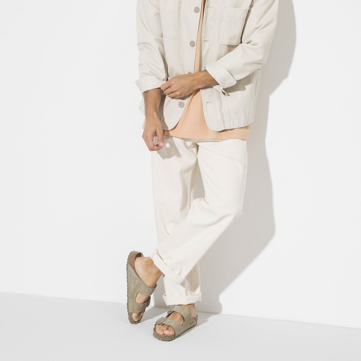 BIRKENSTOCK | SANDALES FEMME | SEMELLE INTÉRIEURE SOUPLE ARIZONA, CUIR DAIM, KAKI DÉLAVÉ | KAKI