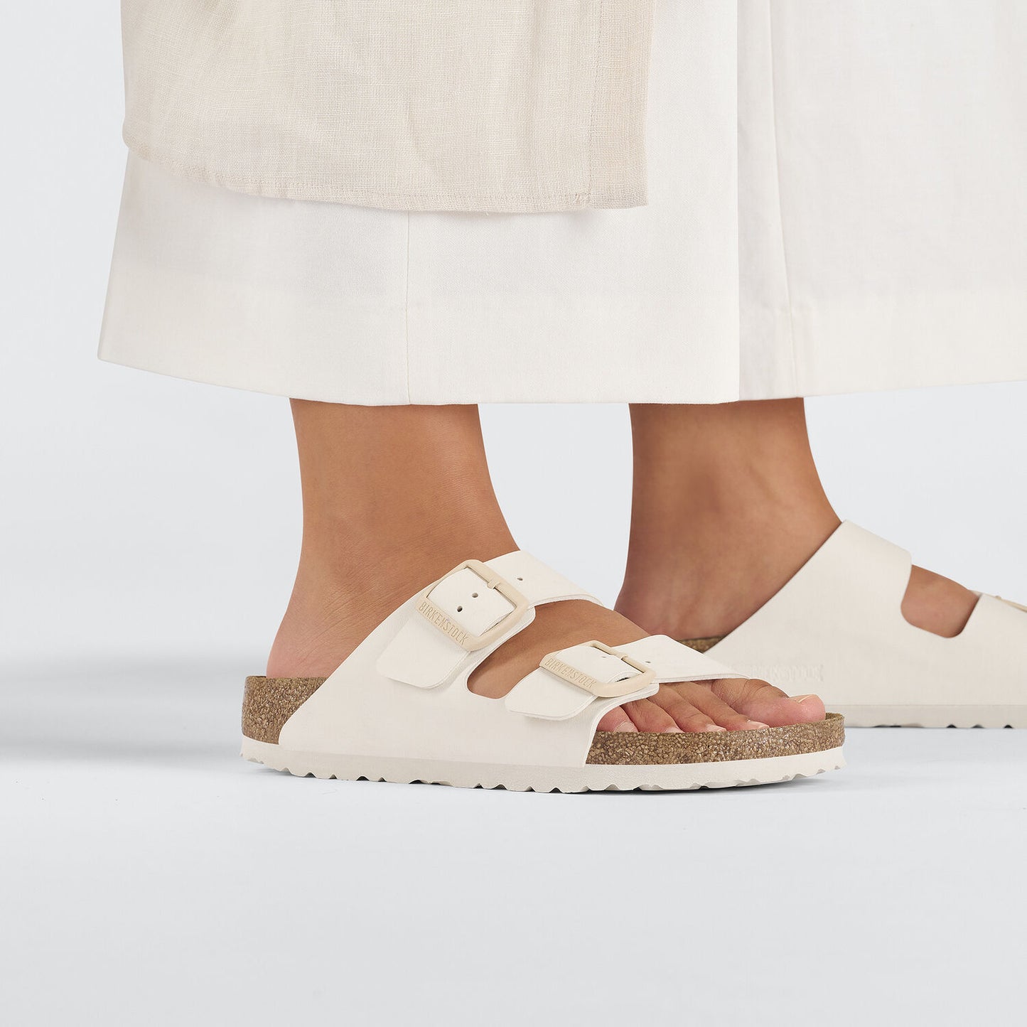 BIRKENSTOCK | SANDALES UNISEXES | ARIZONA BIRKO FLOWER COQUILLE D'ŒUF | BEIGE