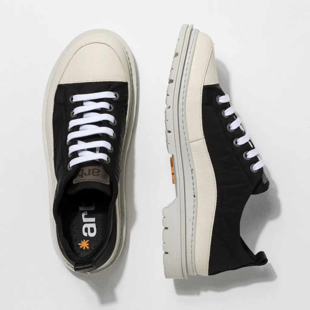 KUNST | SNEAKER | MANN | BIRMINGHAM