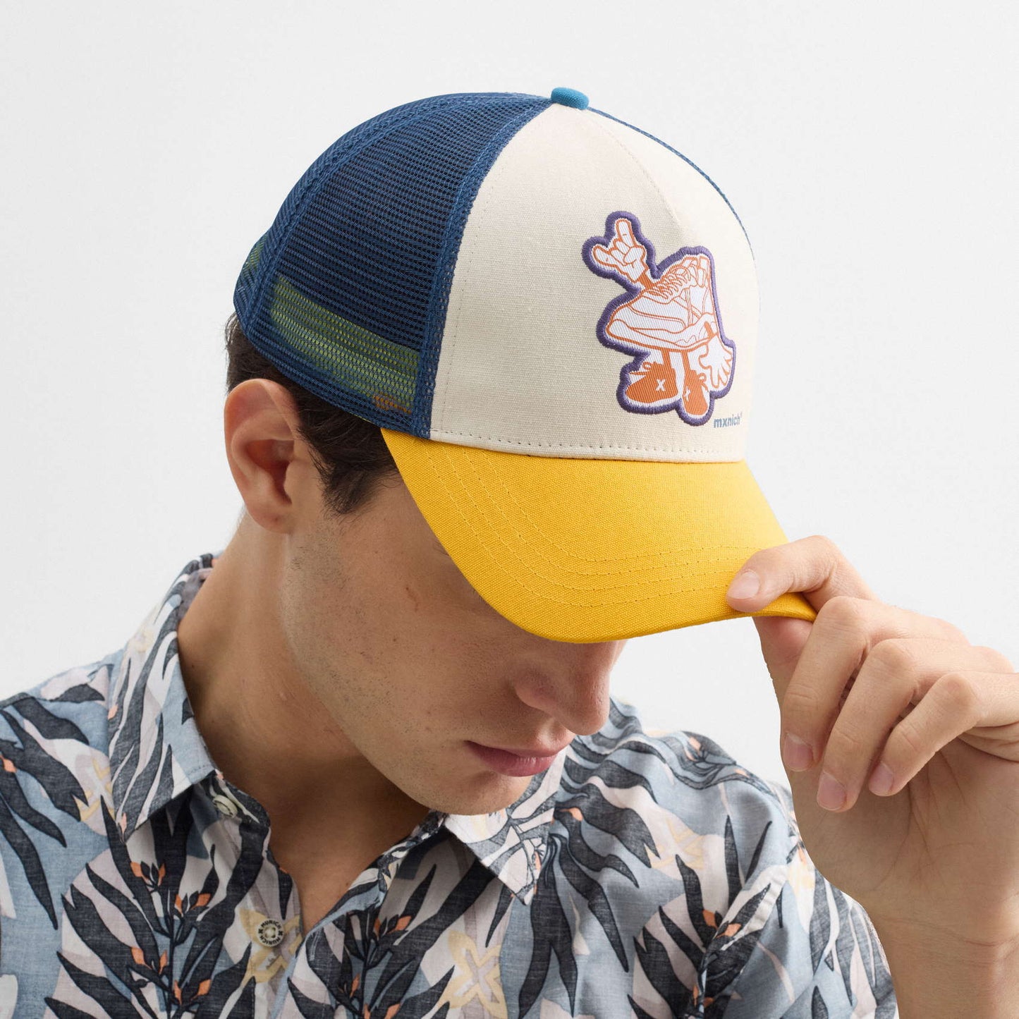 MUNICH | GORRAS | UNISEX | TRUCKER CAP CARTOON STREETWEAR TRICOLOR | AMARILLO