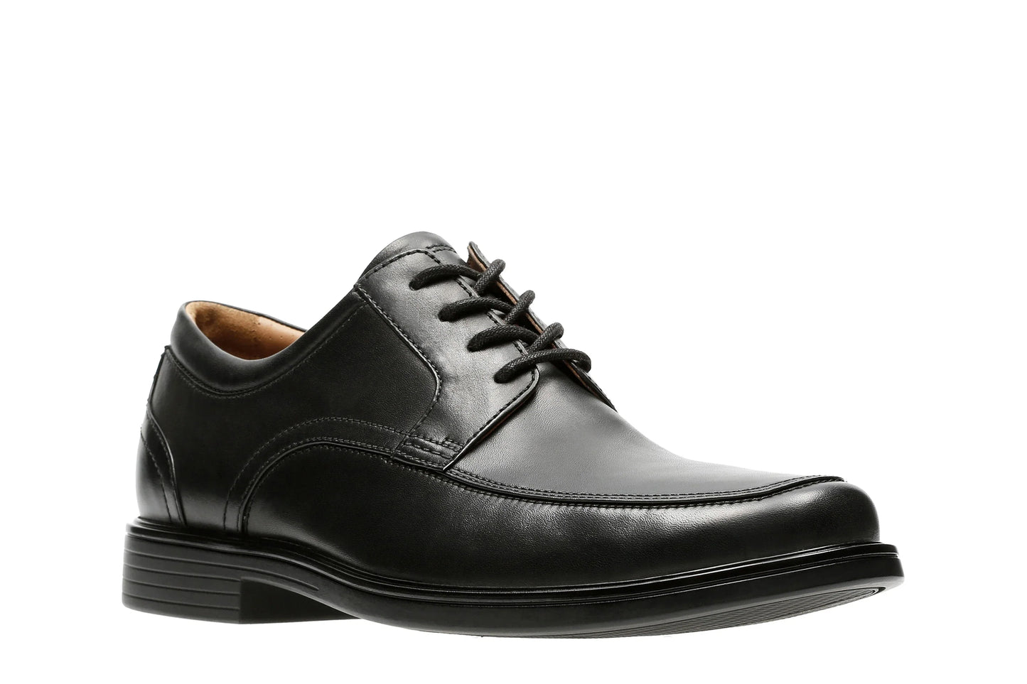 Chaussures habillées pour hommes de marque Clarks, modèle A Aldric Park en cuir noir en noir.
