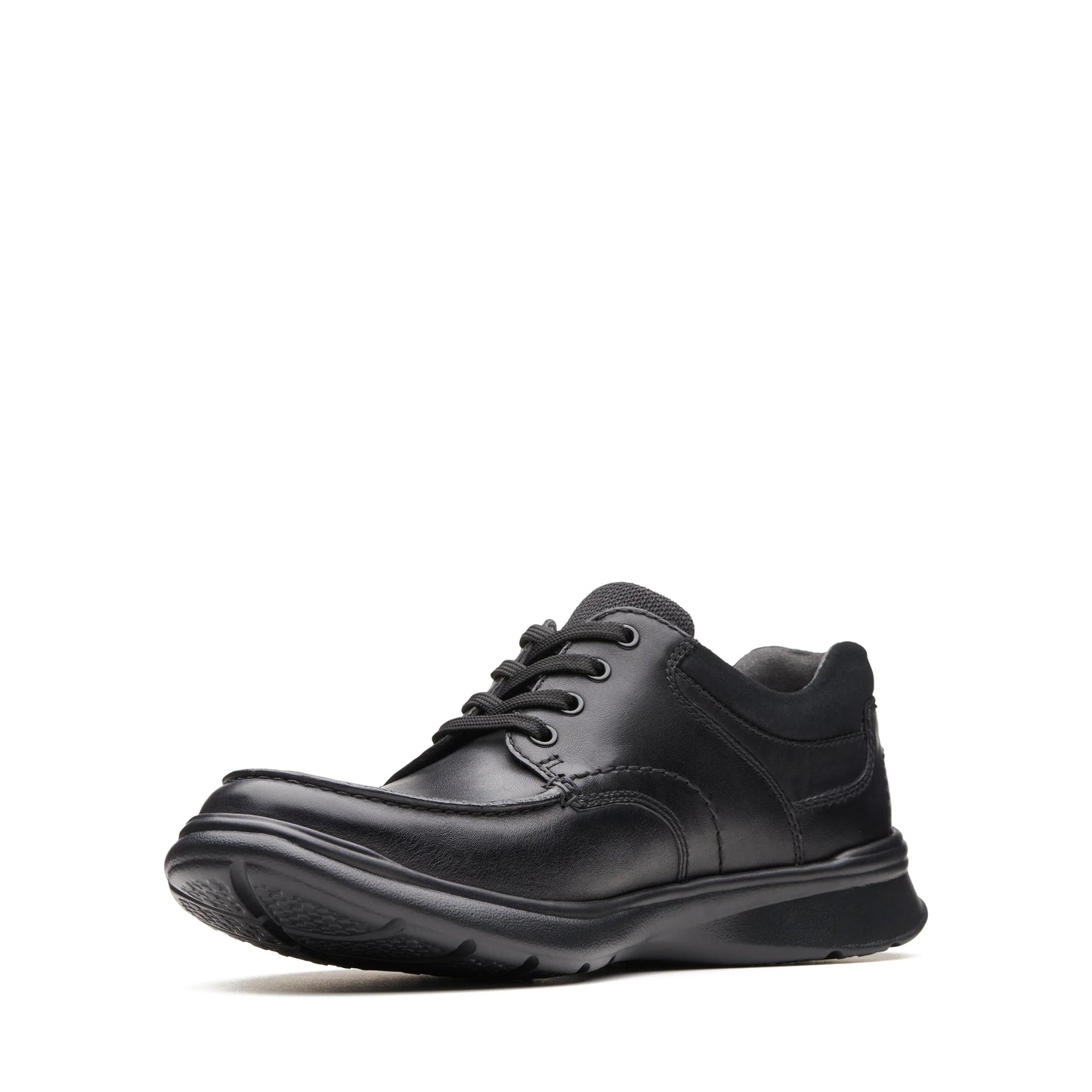 Chaussures décontractées pour hommes de la marque Clarks, modèle Cotrell Edge Black Smooth Lea, en noir.