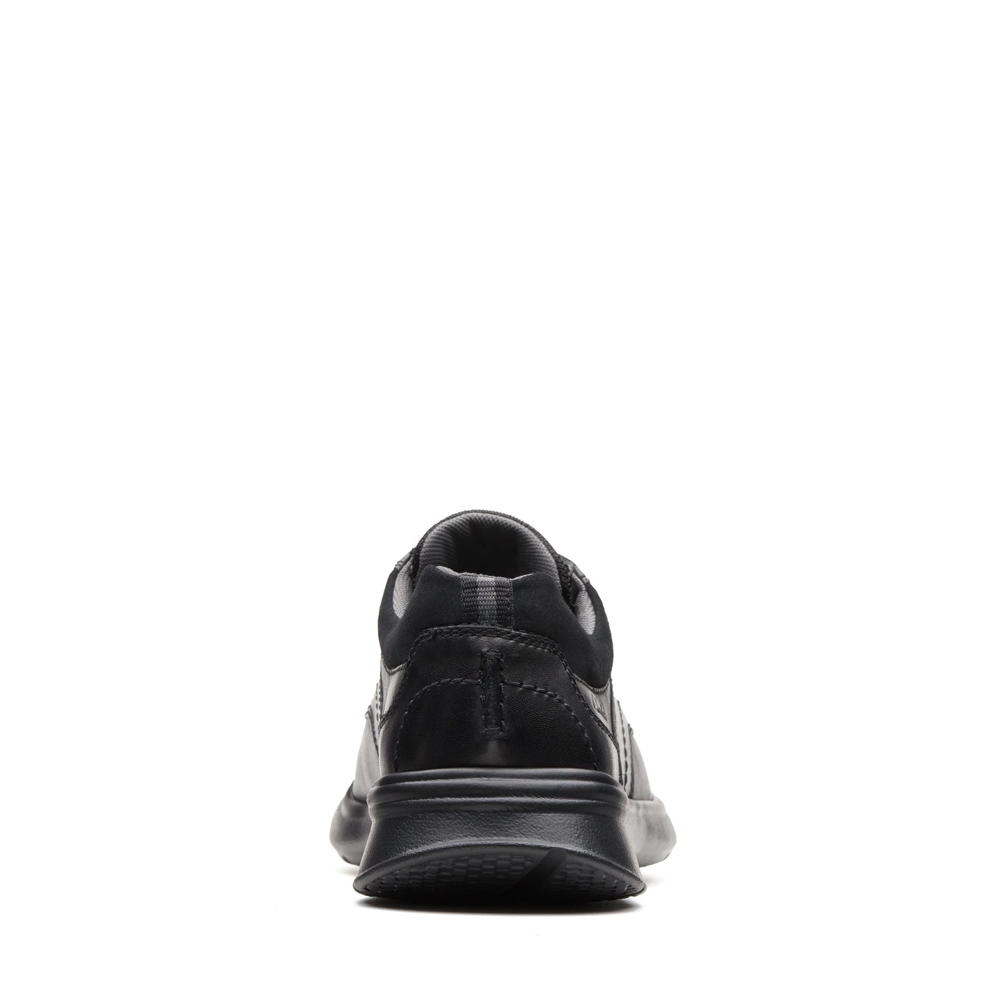 Chaussures décontractées pour hommes de la marque Clarks, modèle Cotrell Edge Black Smooth Lea, en noir.