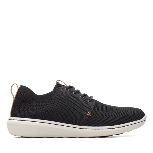 Chaussures décontractées pour homme Clarks, modèle Step Urban Mix Black, en noir.