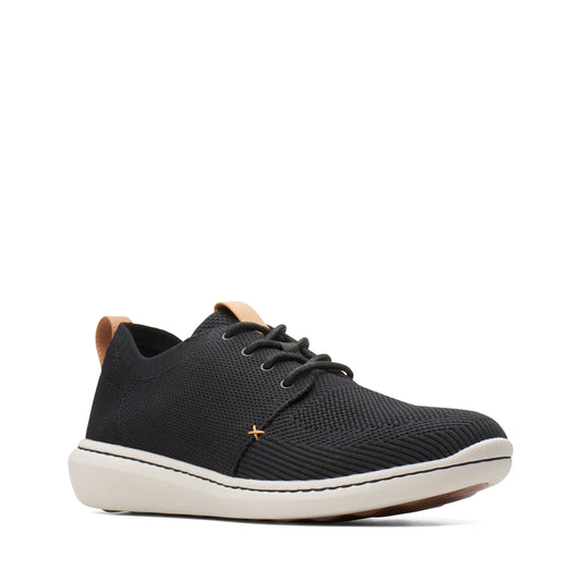 Chaussures décontractées pour homme Clarks, modèle Step Urban Mix Black, en noir.