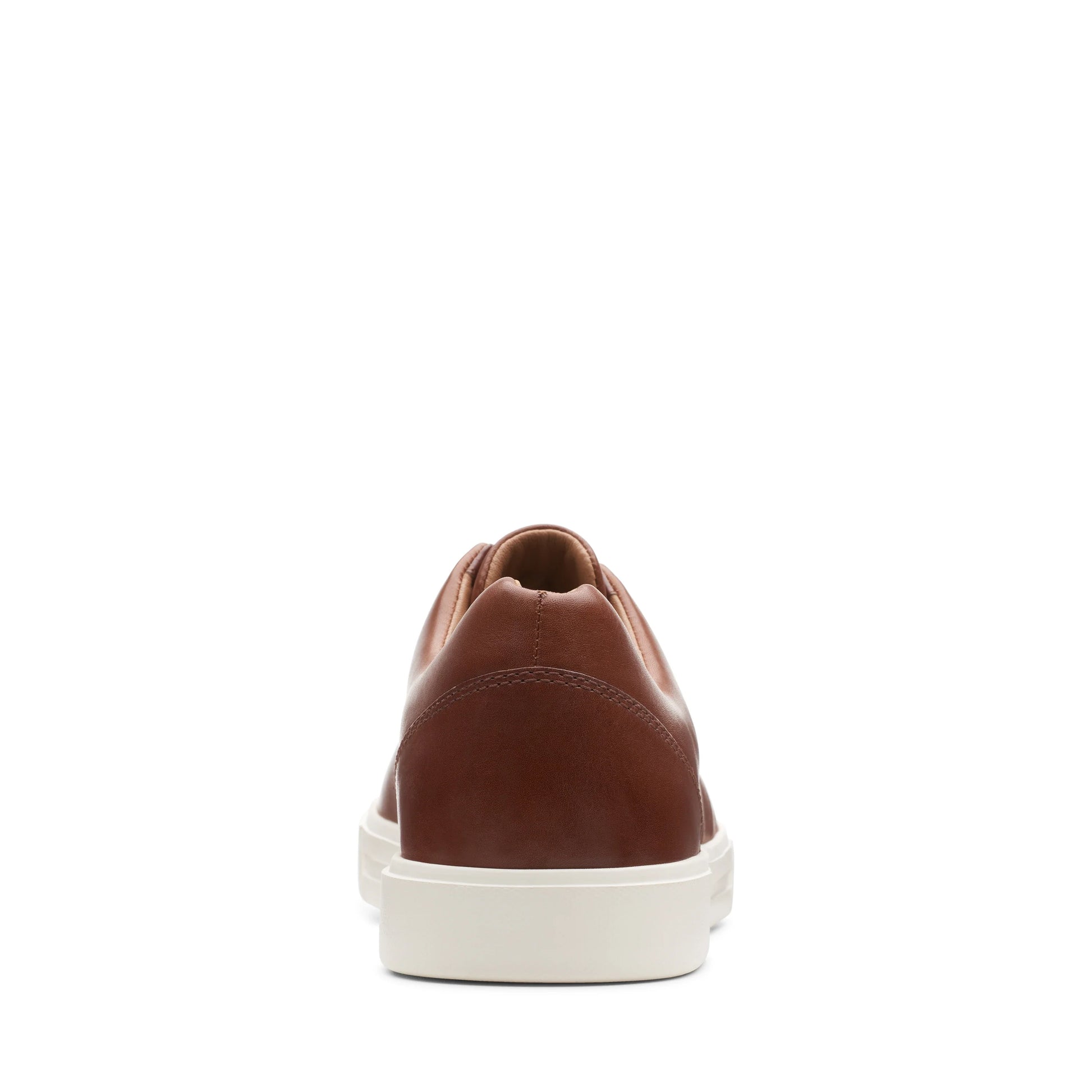 Męskie trampki marki Clarks, model un costa lace British tan lea w kolorze beżowym.