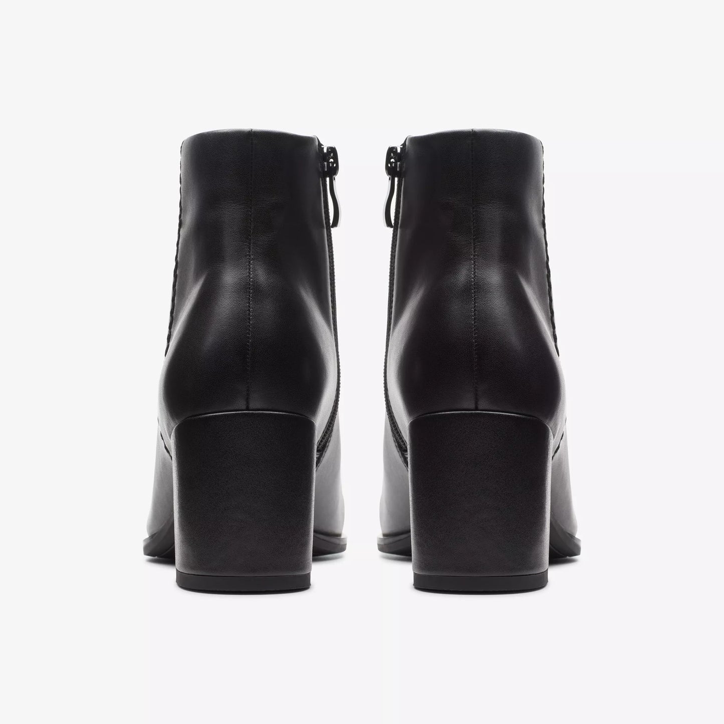 Botines De La Marca Clarks Para Mujer Modelo Freva55 Zip Black Leather En Color Negro