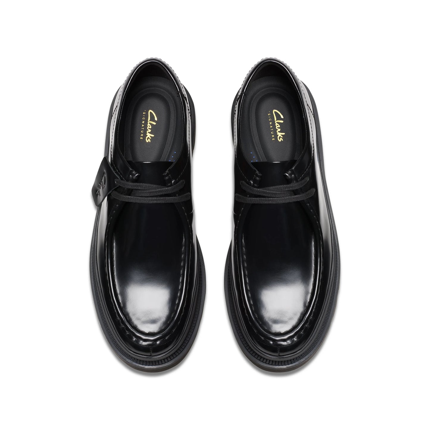 Wallabee De La Marca Clarks Para Hombre Modelo Badell Seam Black Hi Shine Leather En Color Negro