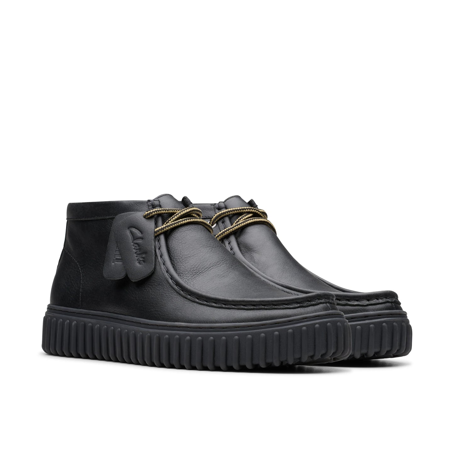 Bottes pour homme de la marque Clarks, modèle Torhill Hi en cuir noir de couleur noire.