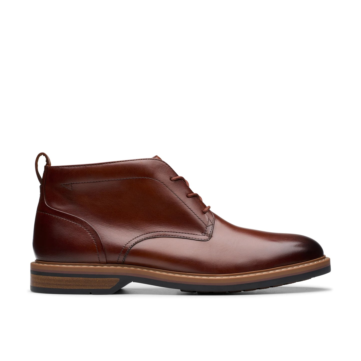 Botas De La Marca Clarks Para Hombre Modelo Aldwin Chukka Mid Tan Leather En Color Beige