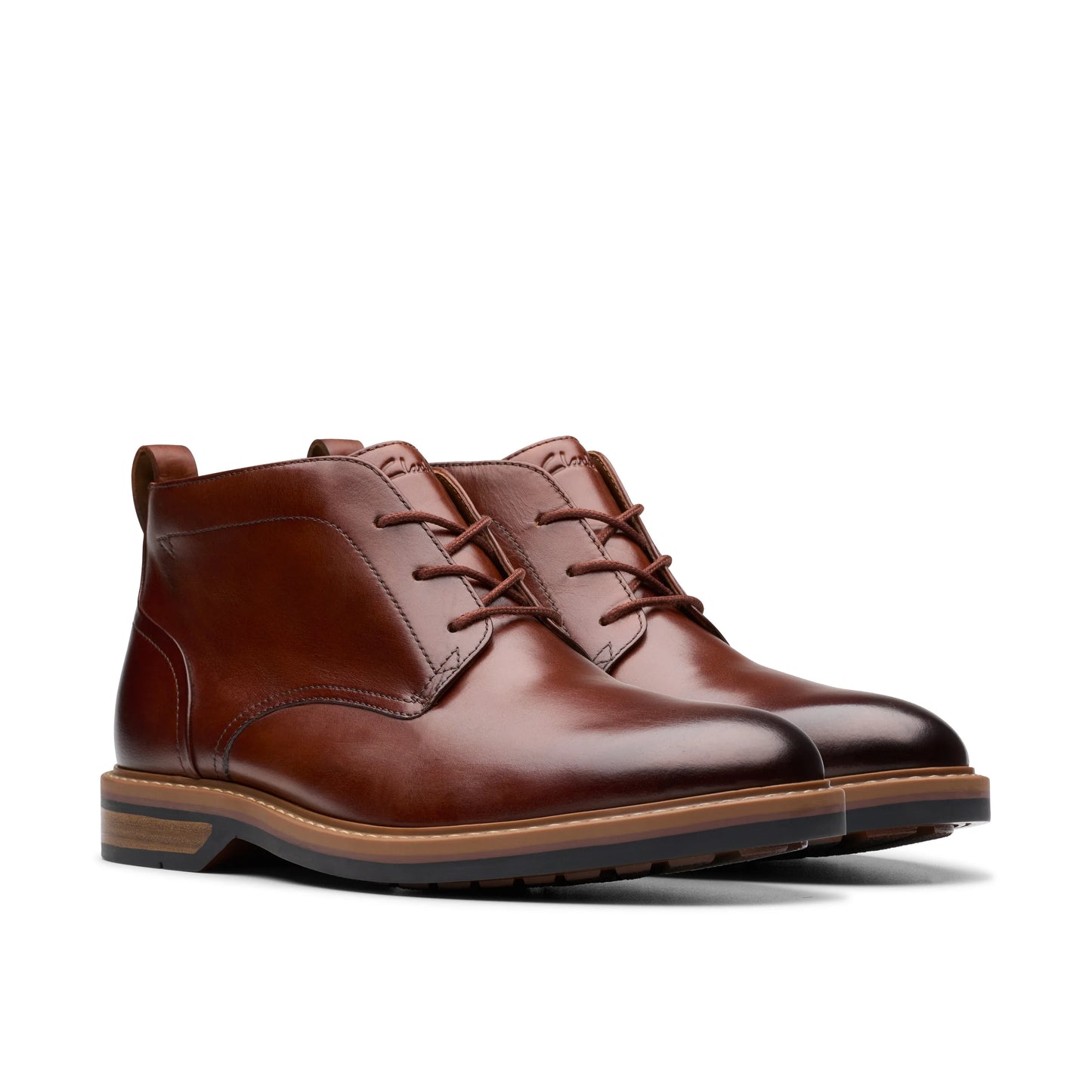 Botas De La Marca Clarks Para Hombre Modelo Aldwin Chukka Mid Tan Leather En Color Beige