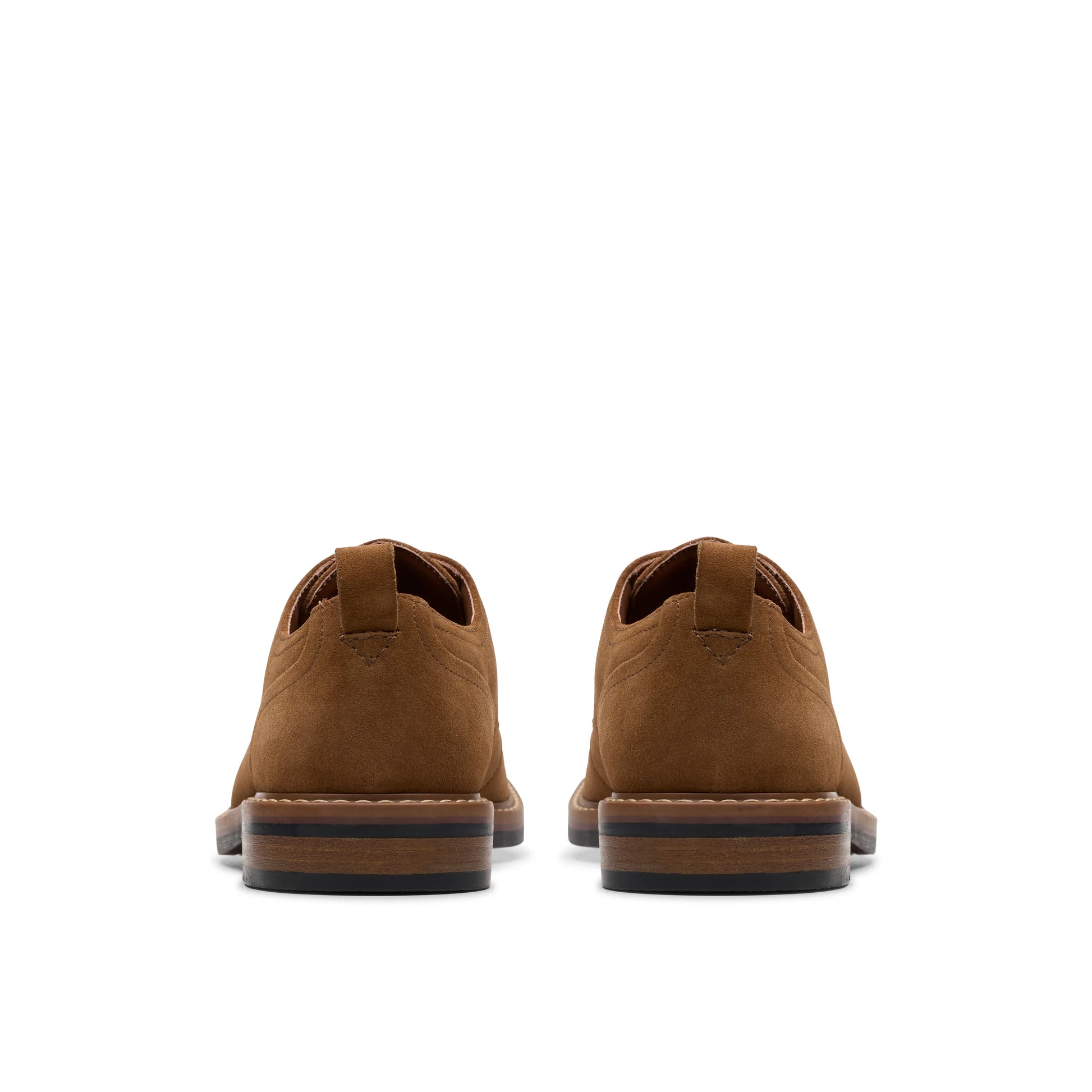 Scarpe casual da uomo del marchio Clarks, modello Aldwin Lace-up Suede, colore marrone.