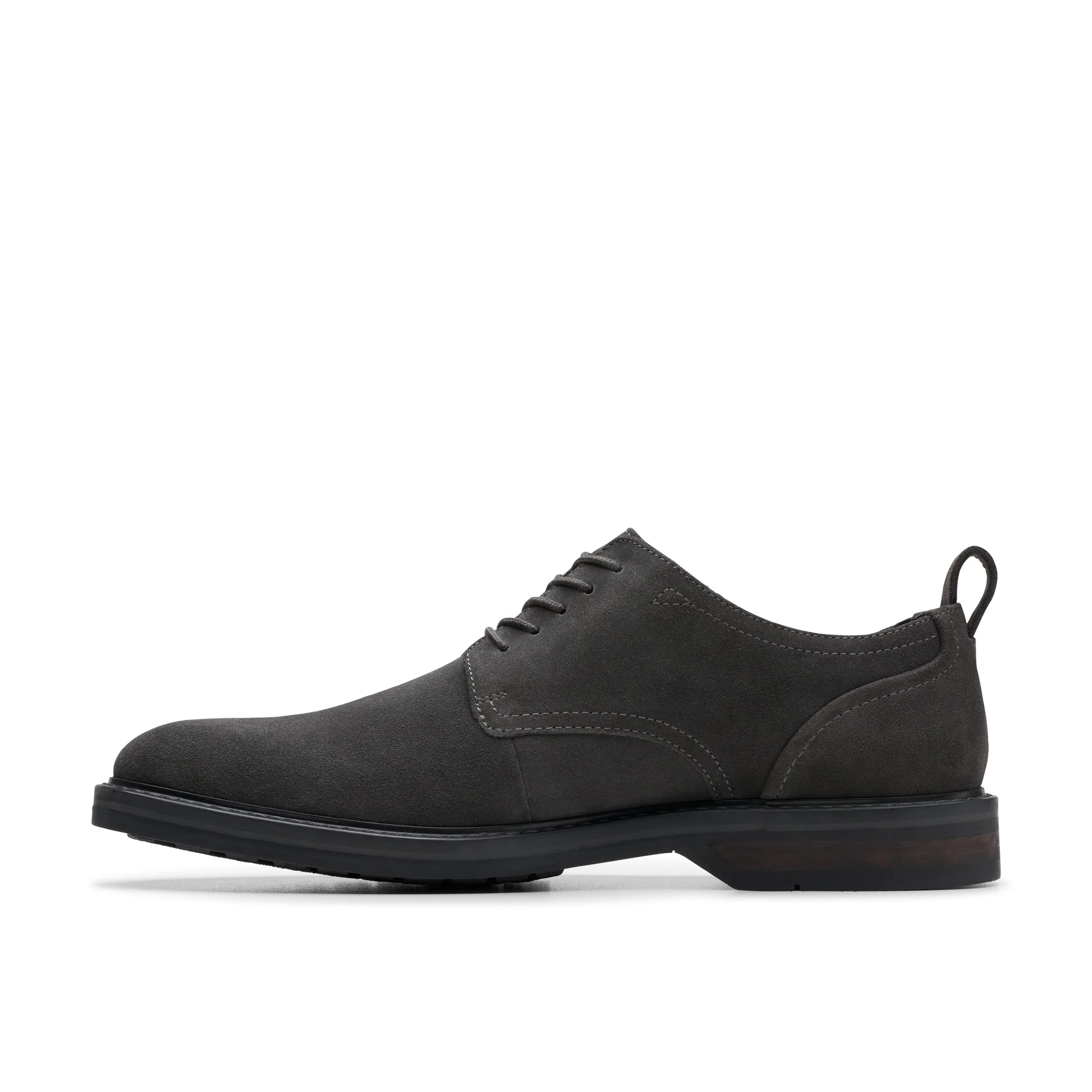Półbuty męskie marki Clarks, model Aldwin Lace Dark Grey SDE, w kolorze szarym.