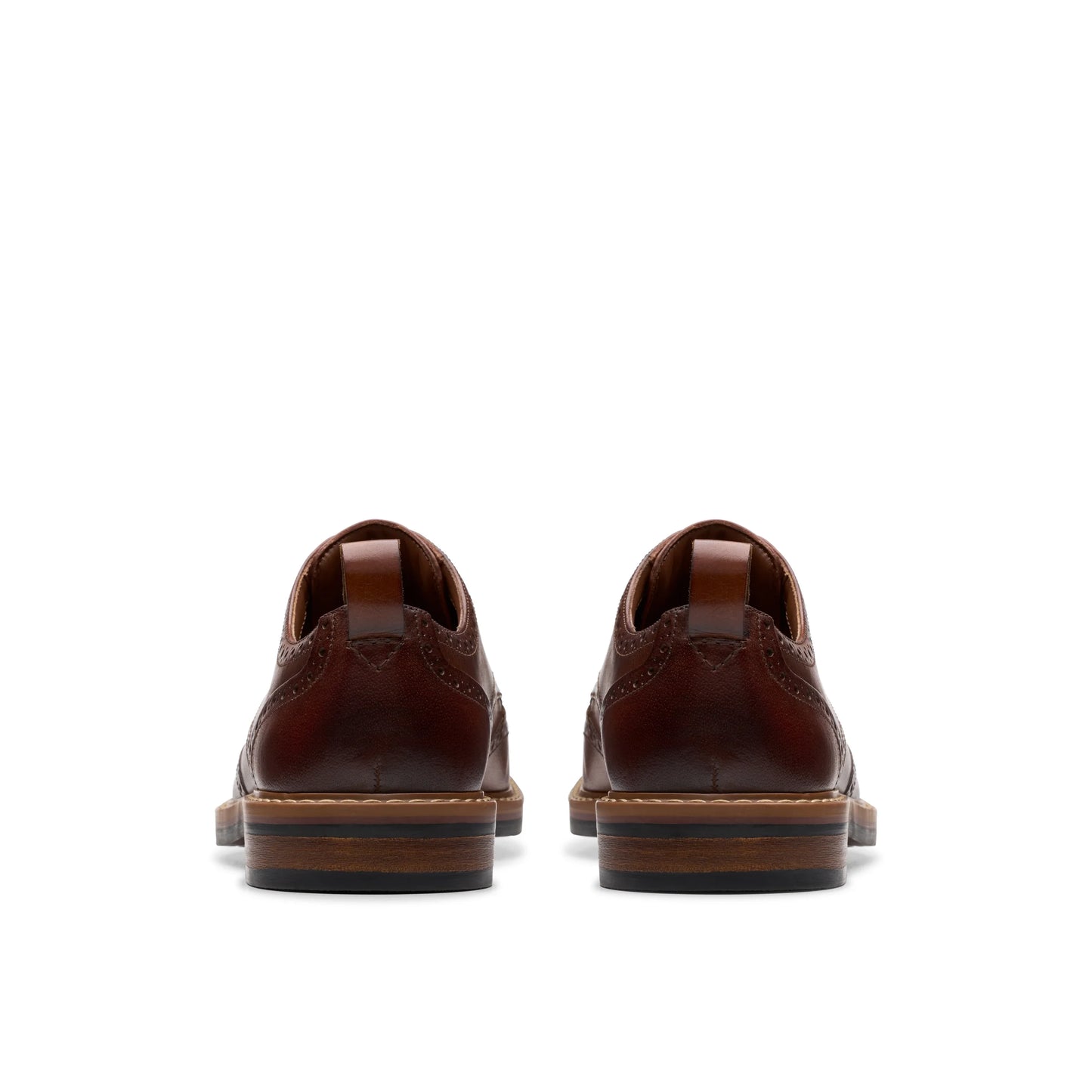 Zapatos Casual De La Marca Clarks Para Hombre Modelo Aldwin Limit Mid Tan Leather En Color Beige