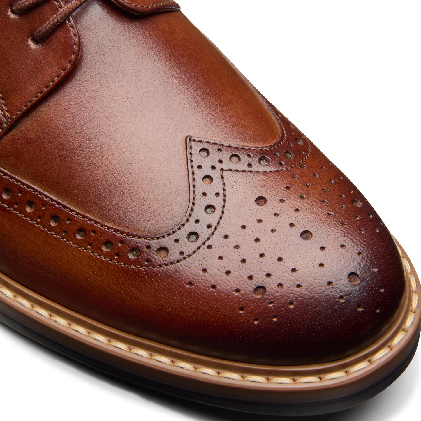 Zapatos Casual De La Marca Clarks Para Hombre Modelo Aldwin Limit Mid Tan Leather En Color Beige