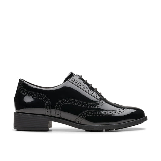 Chaussures habillées pour femme Clarks, modèle Havisham Oak Black Pat, en noir.