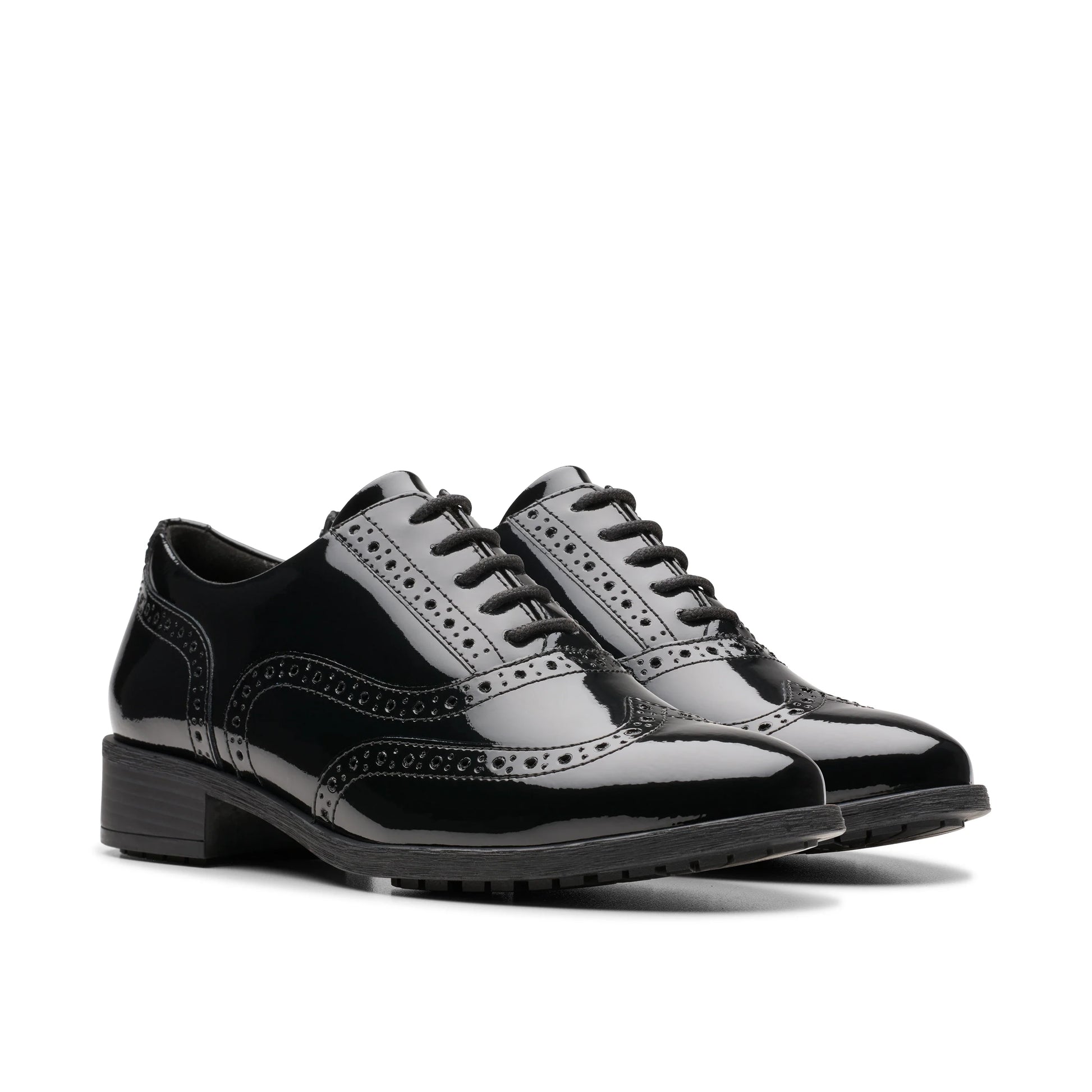 Damskie buty wizytowe Clarks, model Havisham Oak Black Pat, w kolorze czarnym.