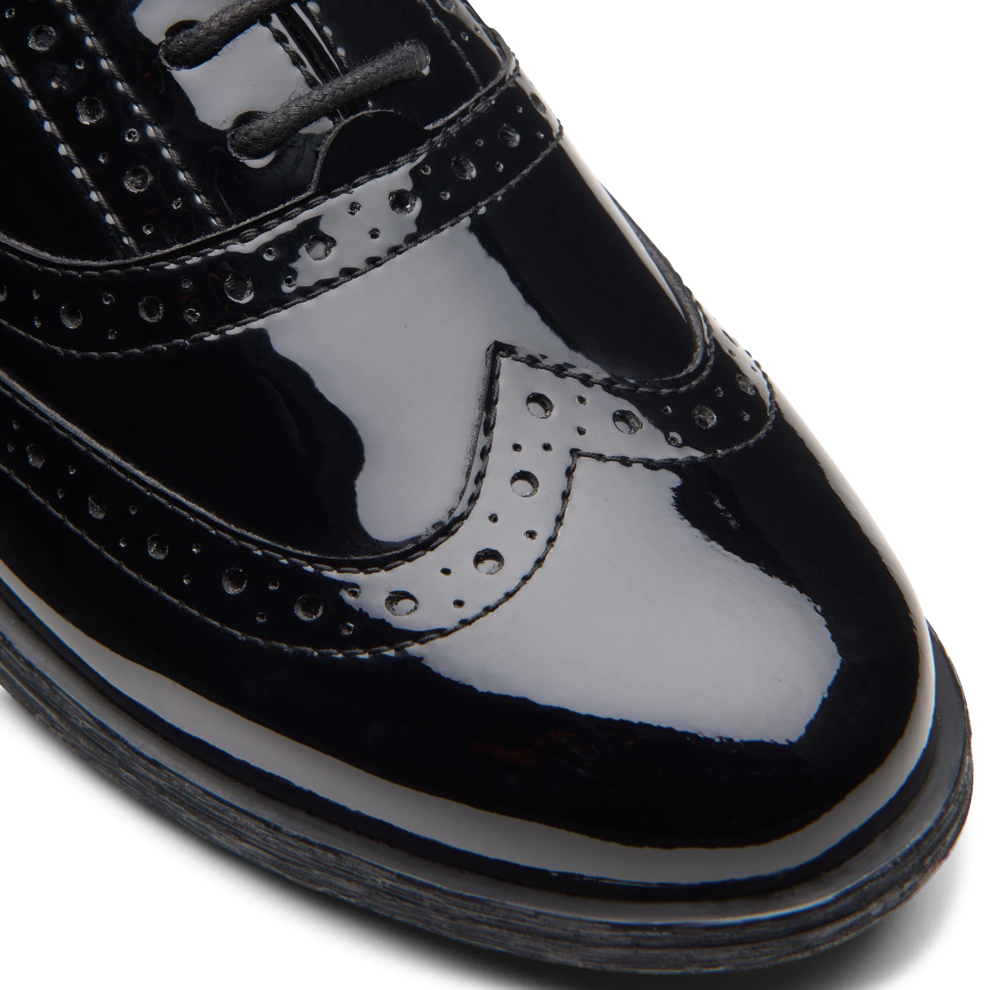 Damskie buty wizytowe Clarks, model Havisham Oak Black Pat, w kolorze czarnym.
