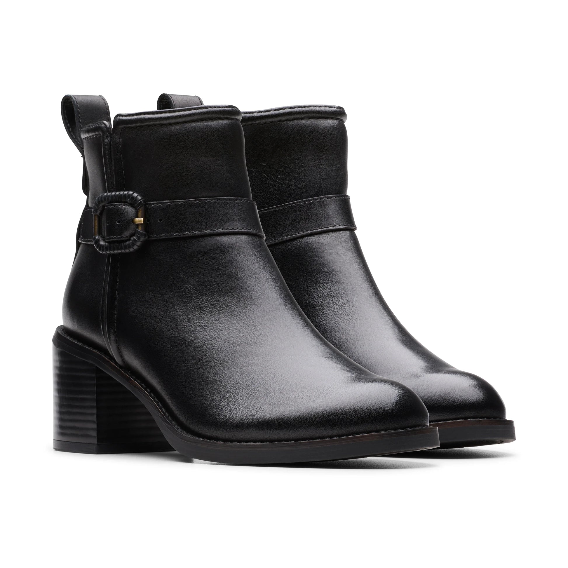 Clarks 女靴,Chamberly Trim Black Leather 款式,黑色。