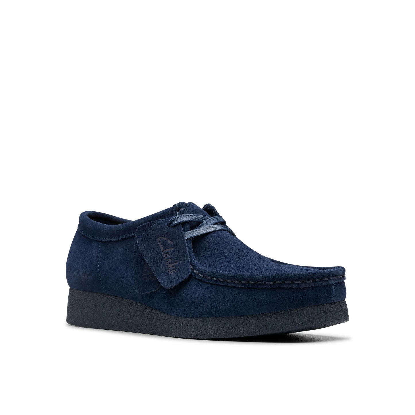 Chaussures décontractées pour femmes Clarks, modèle Wallabeeevosh en daim bleu marine, en bleu.