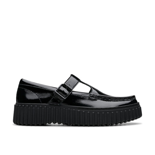 Chaussures décontractées pour femmes Clarks, modèle Torhill Bar Black Pat, en noir.