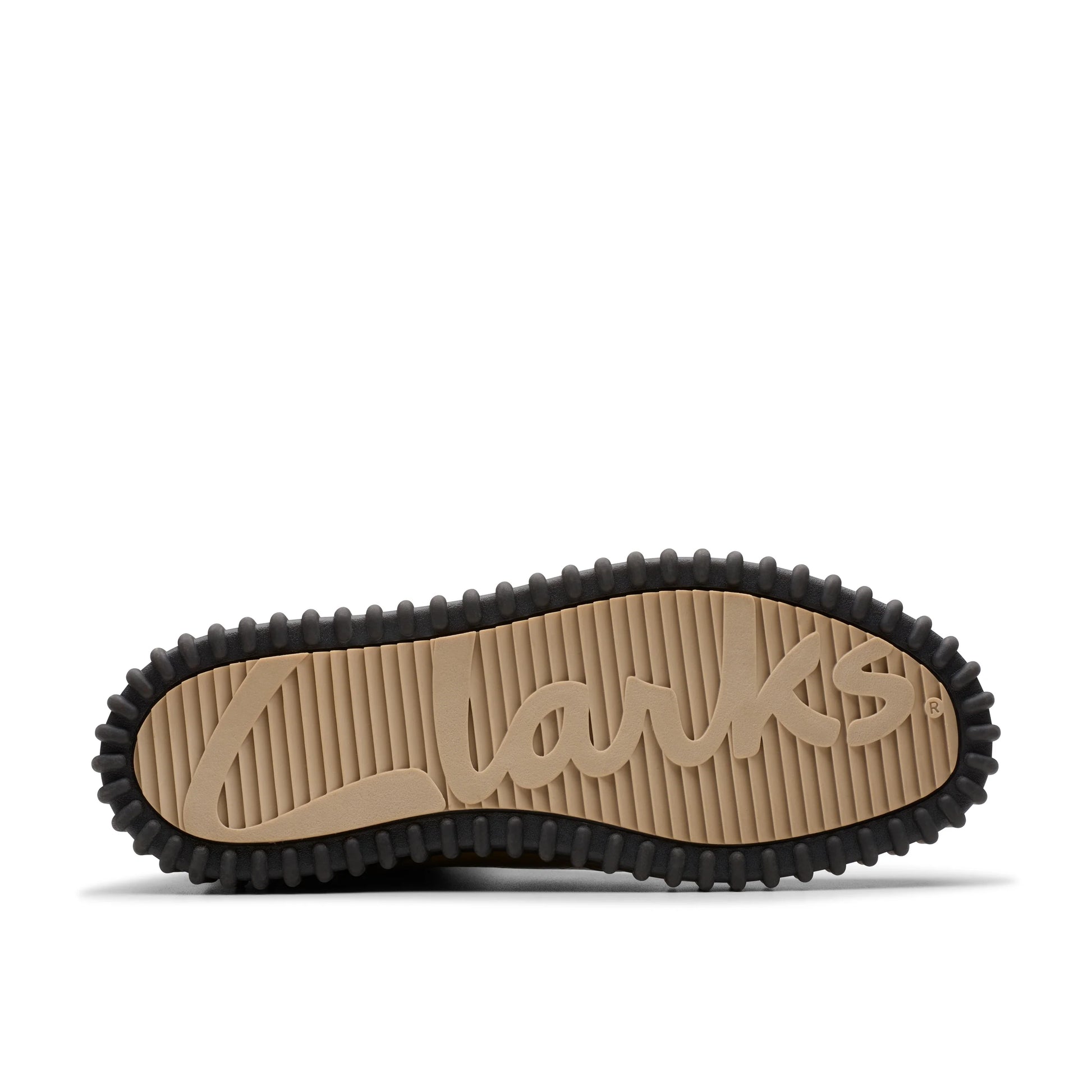 Clarks ブランドの女性用ブーツ、Torhill Maple Beige Patent モデルのベージュ色。