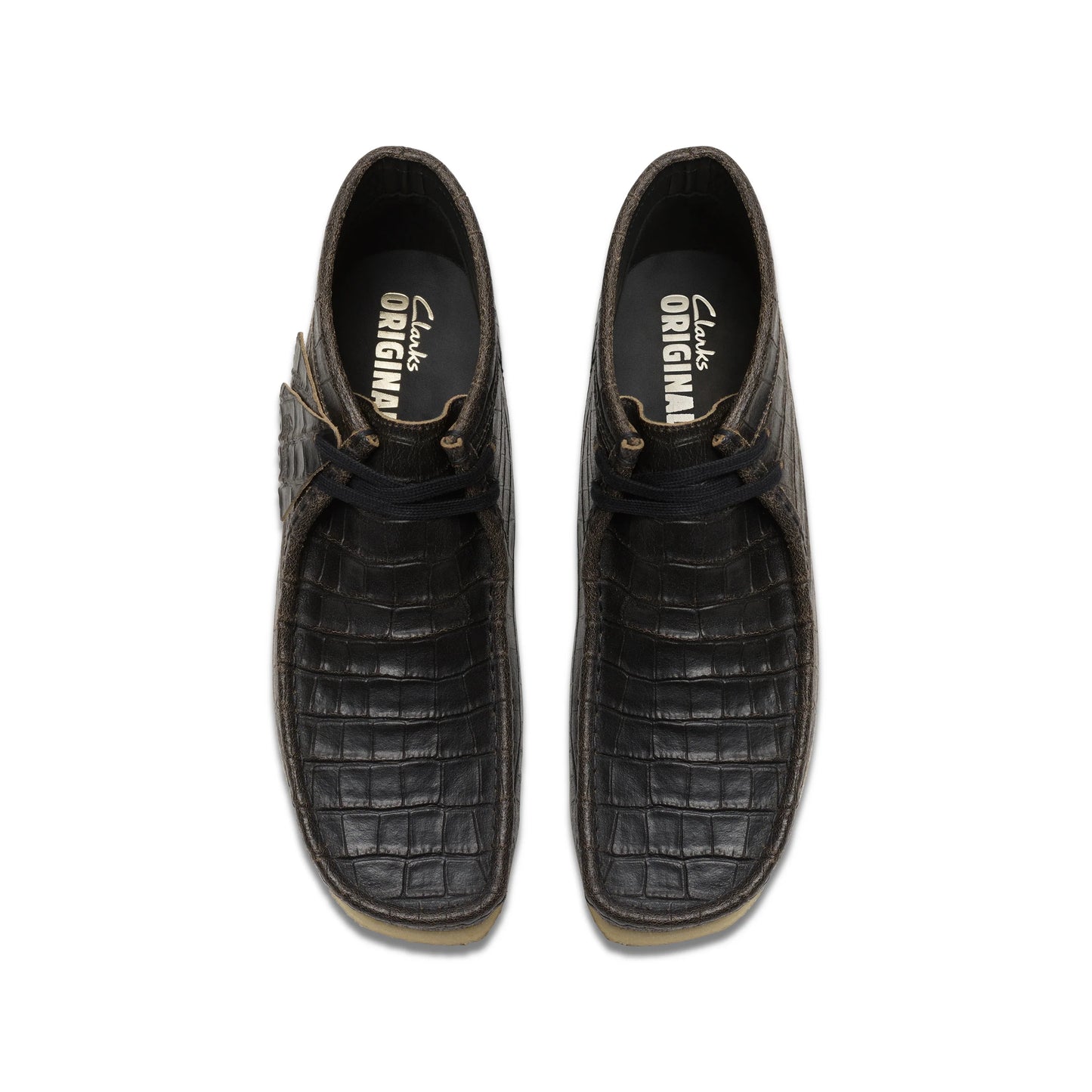 Botas De La Marca Clarks Para Hombre Modelo Wallabee Boot Black Croc Distress En Color Negro
