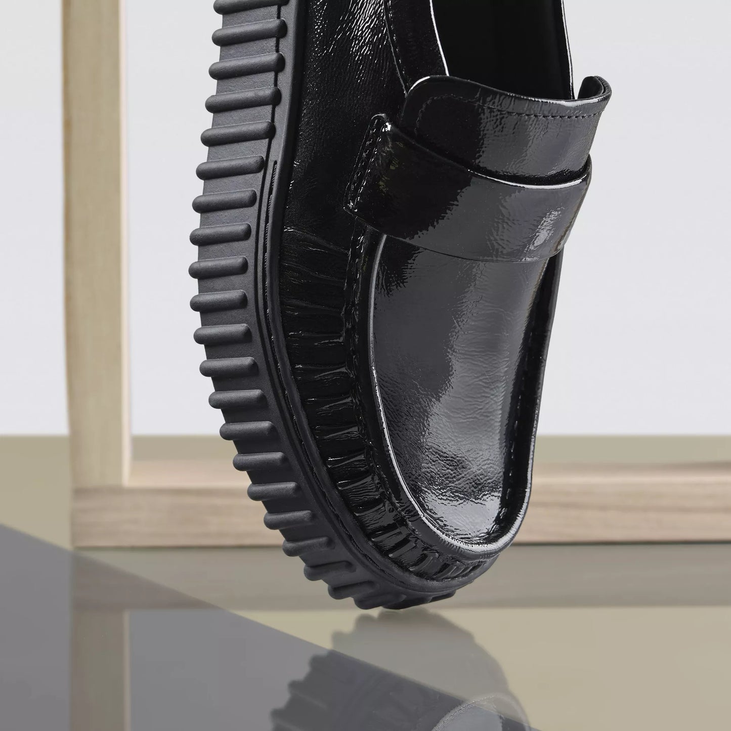 Mocasines De La Marca Clarks Para Mujer Modelo Torhill Mocc Black Patent En Color Negro