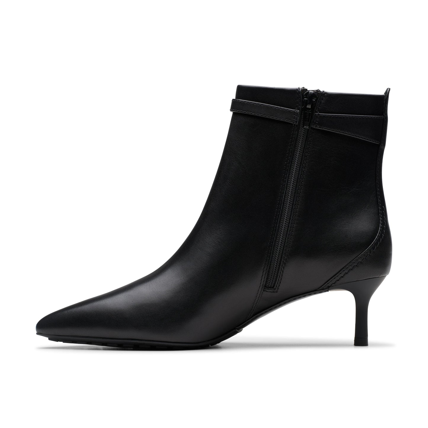 Botines De La Marca Clarks Para Mujer Modelo Adela Up Black Leather En Color Negro