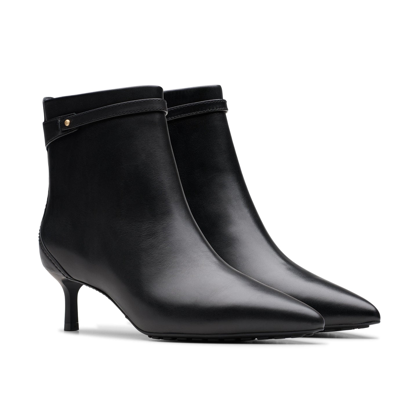 Botines De La Marca Clarks Para Mujer Modelo Adela Up Black Leather En Color Negro