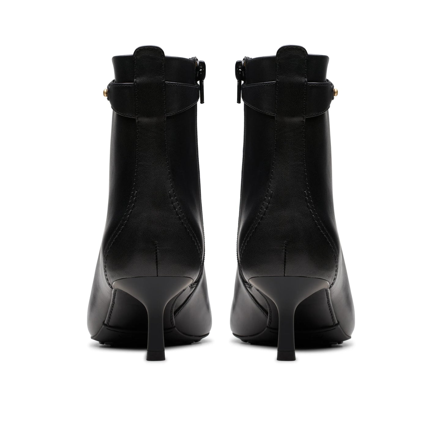 Botines De La Marca Clarks Para Mujer Modelo Adela Up Black Leather En Color Negro