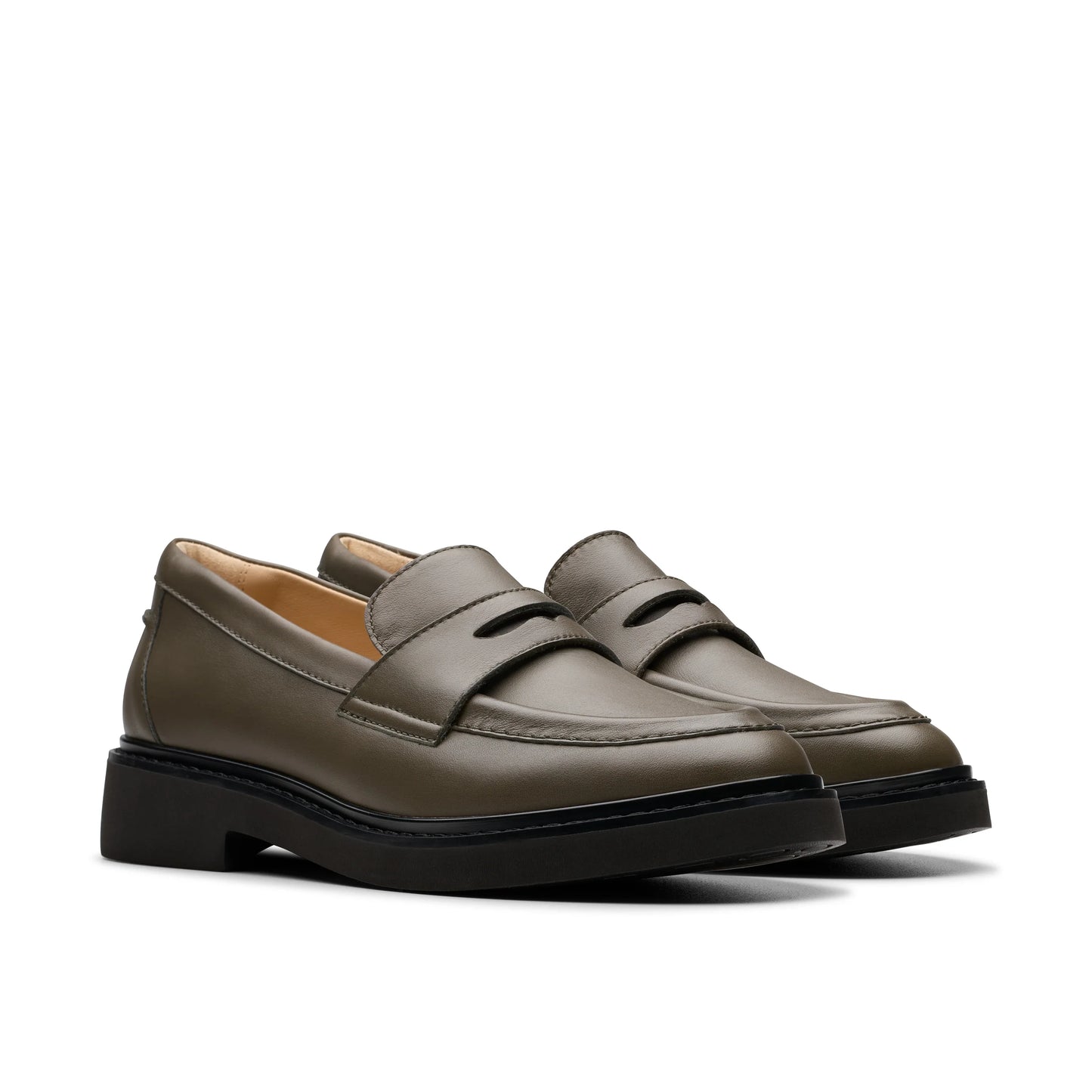 Mocasines De La Marca Clarks Para Mujer Modelo Splend Edge Dark Olive Leather En Color Verde