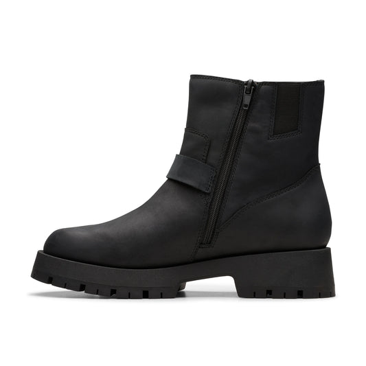 Чоботи жіночі від бренду Clarks модель Ledwick Haley Black Oily Lea чорного кольору.