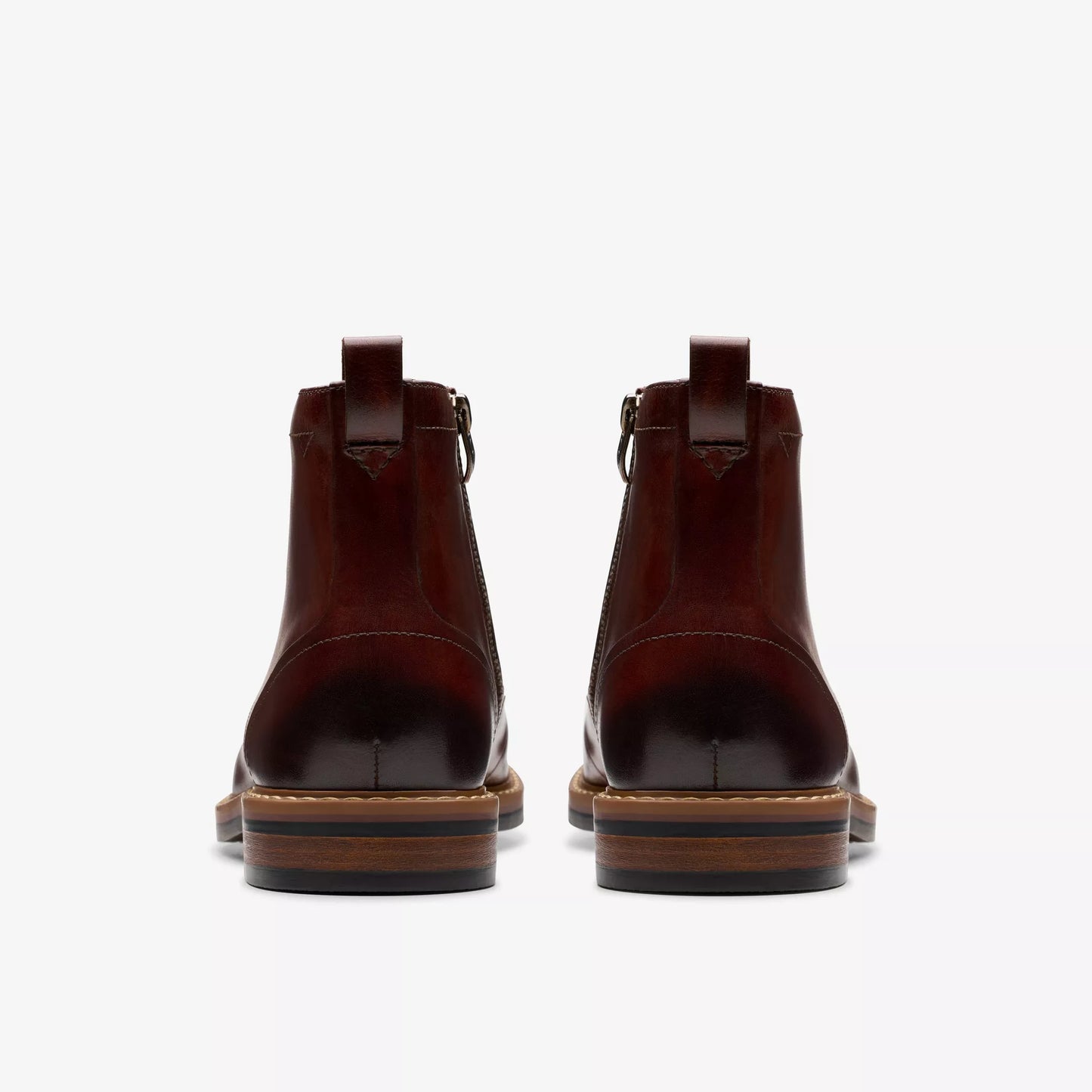 Botines De La Marca Clarks Para Hombre Modelo Aldwin Cap Cuero Tostado Medio En Color Marrón