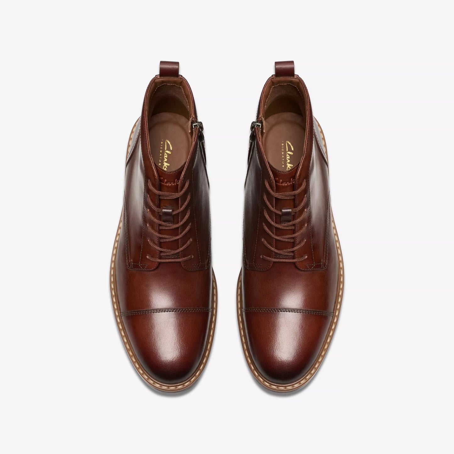 Botines De La Marca Clarks Para Hombre Modelo Aldwin Cap Cuero Tostado Medio En Color Marrón