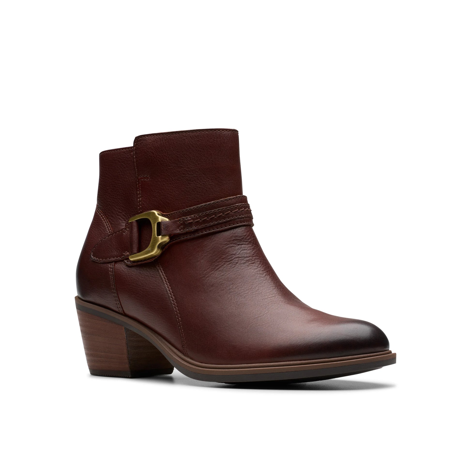 Bottes pour femme de la marque Clarks, modèle Neva Buckle British Tan de couleur beige.