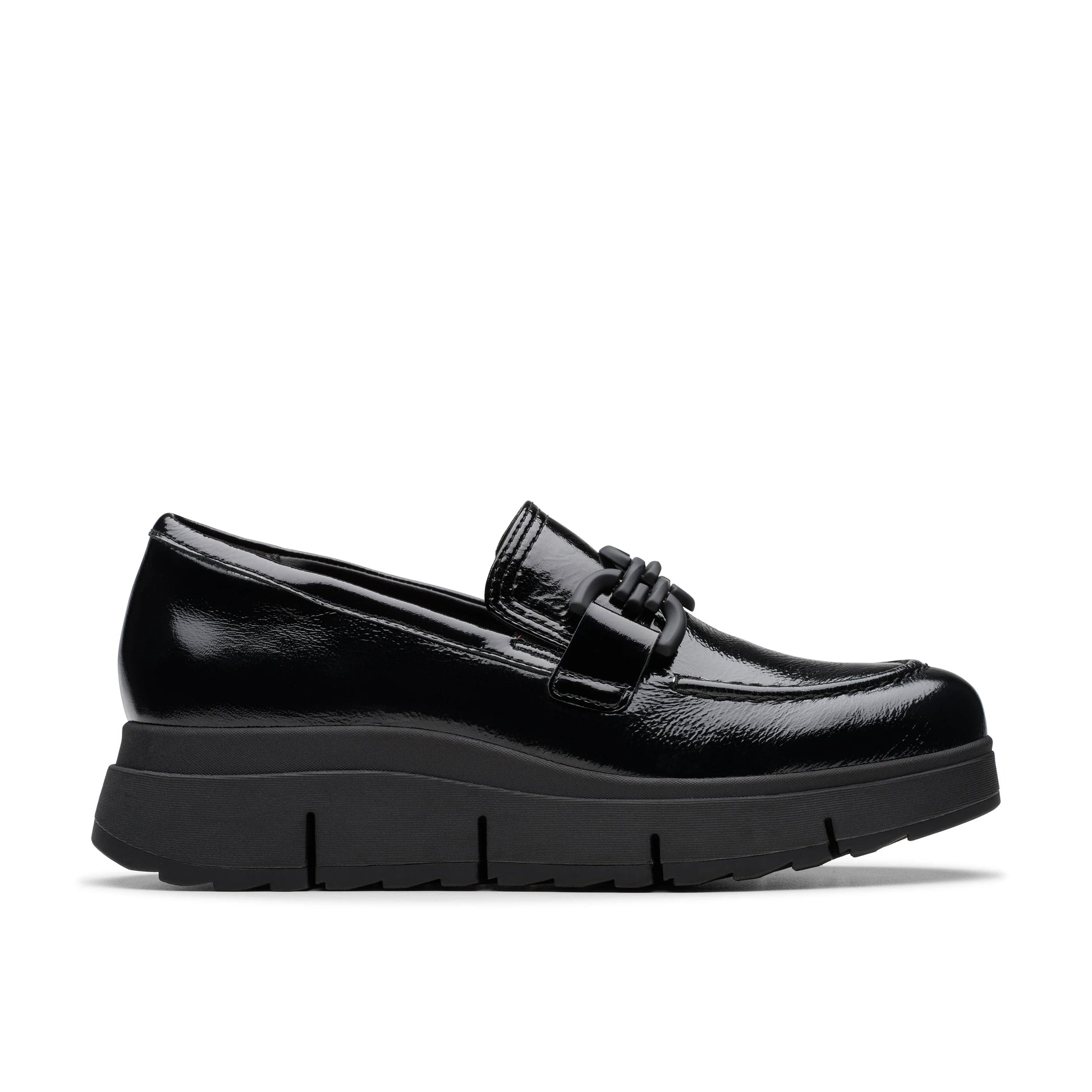 Chaussures décontractées pour femmes Clarks, modèle Loriini Izzy Black Pat, en noir.