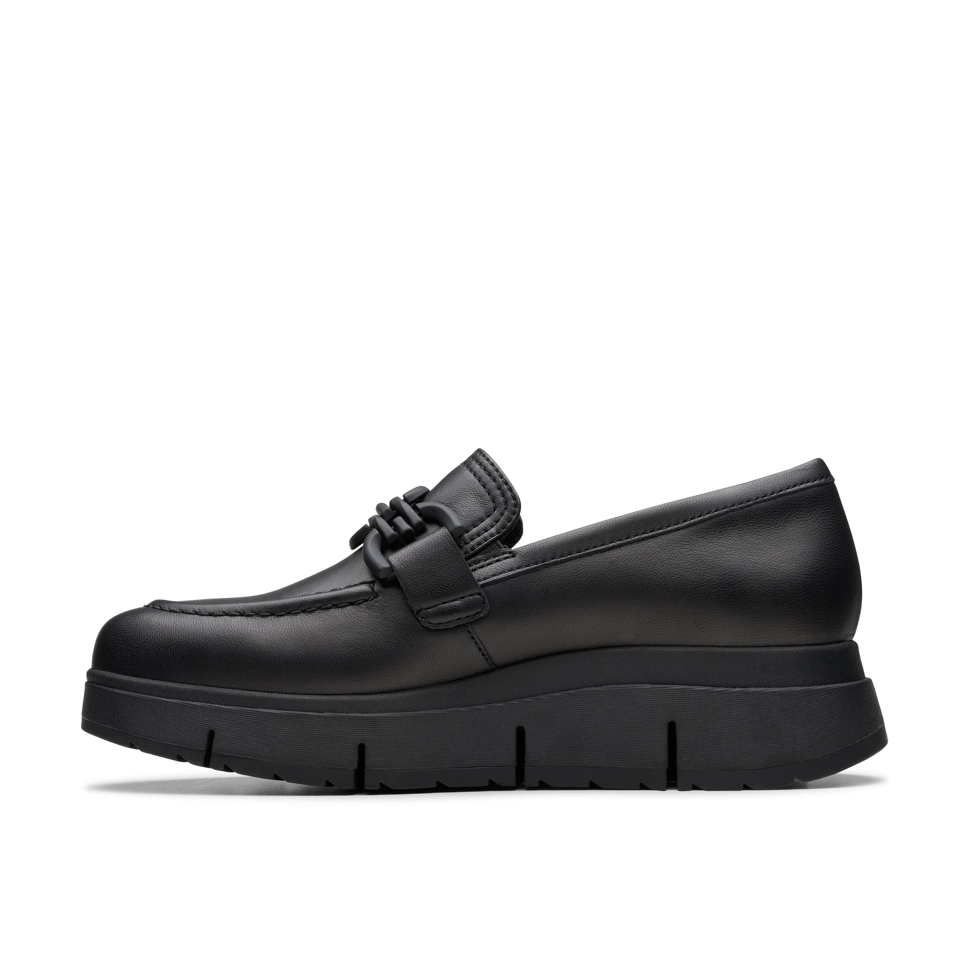 Półbuty damskie Clarks, model Loriini Izzy ze skóry w kolorze czarnym.