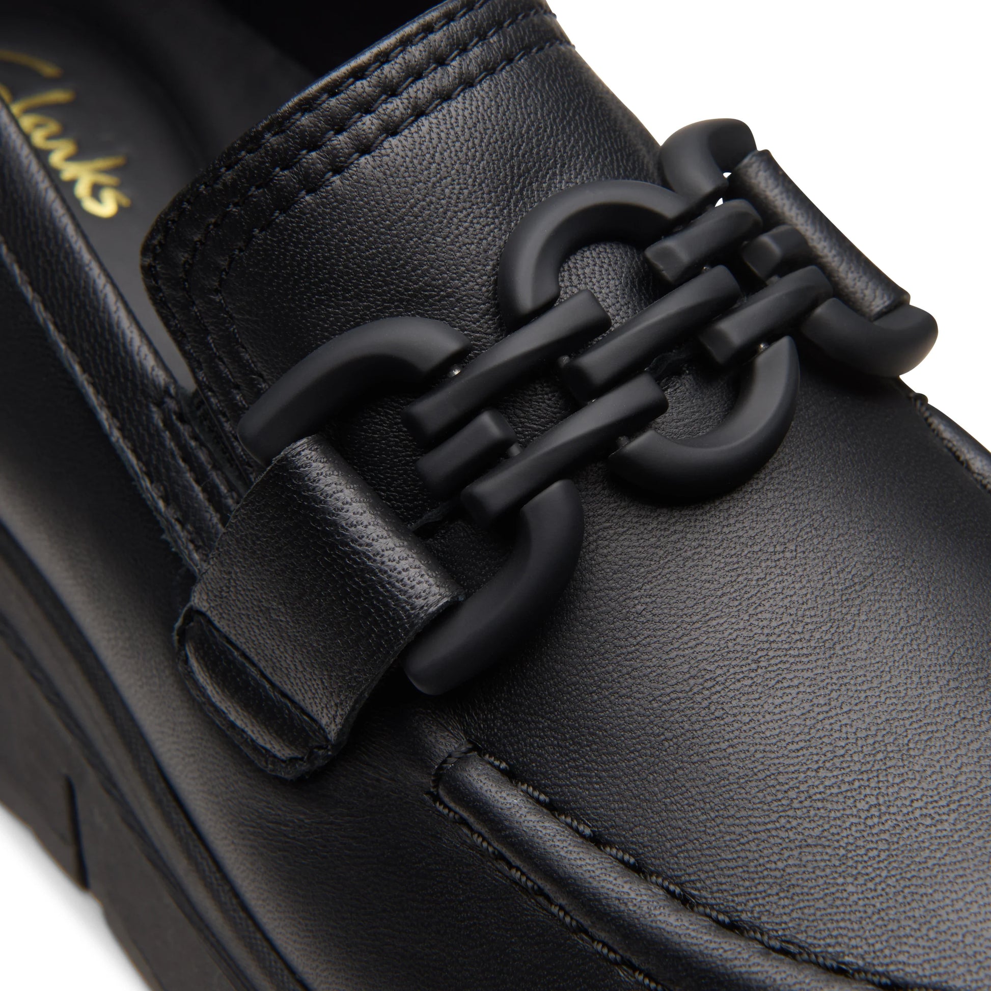 Półbuty damskie Clarks, model Loriini Izzy ze skóry w kolorze czarnym.