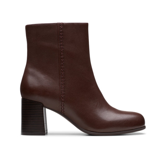 Clarks Damenstiefel, Modell Keirsta Faye aus braunem Leder, in Braun.