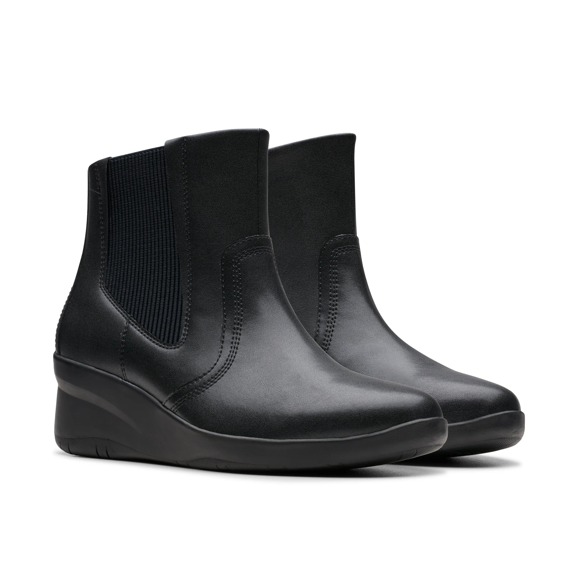 Чорні шкіряні жіночі черевики Clarks Suttyn Rae