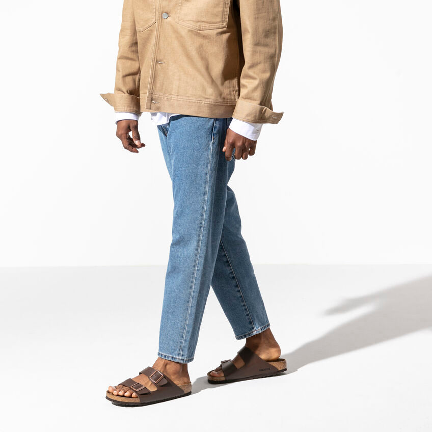 Sandalias De La Marca Birkenstock Para Unisex Modelo Arizona Birko-Flor Dark Brown En Color Marrón
