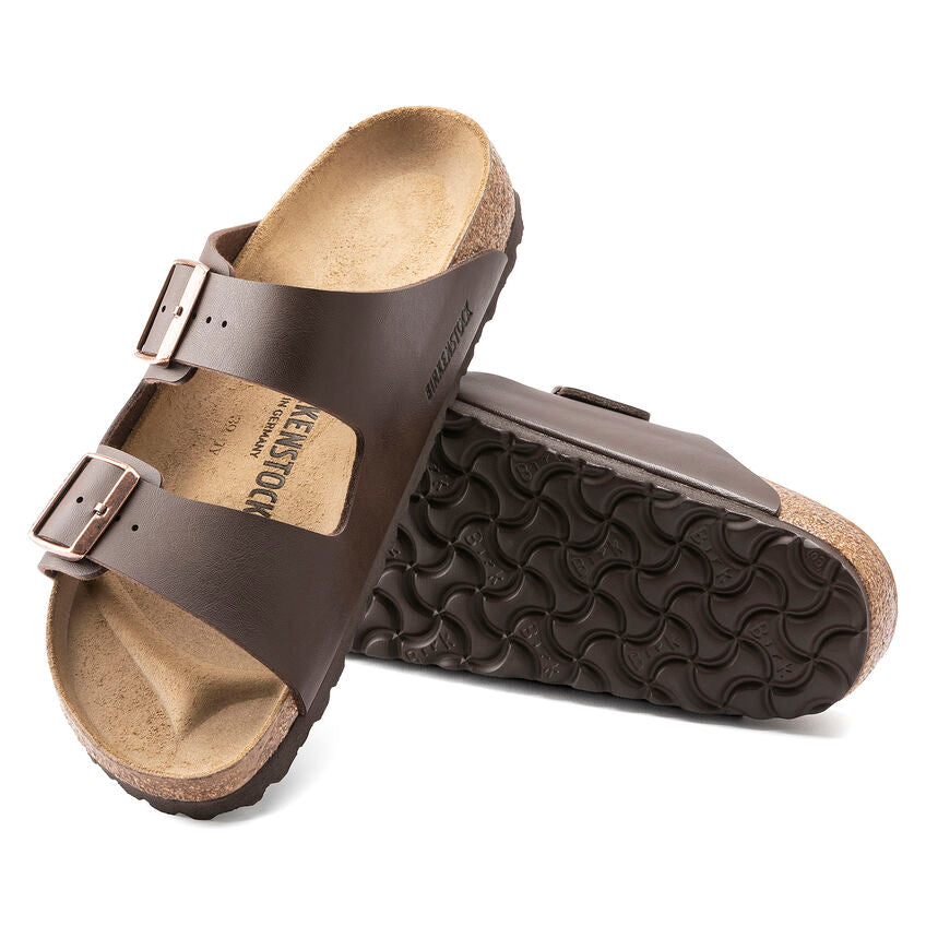 Sandales Birkenstock UNISEXE de marque Arizona Birko-Flor modèle marron foncé en couleur marron