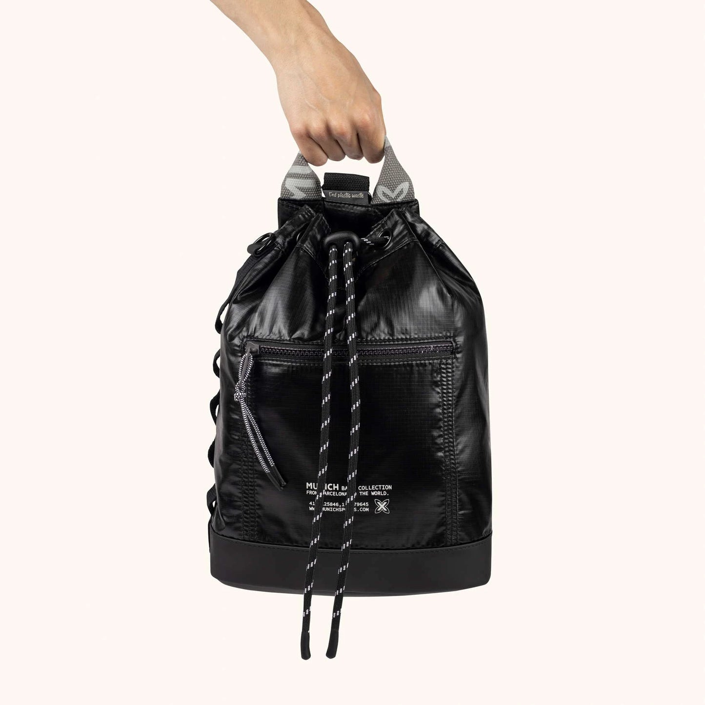 MUNICH | MOTXILLA | DONA | DEEP RECYCLED DRAWSTRING BACKPACK | NEGRE