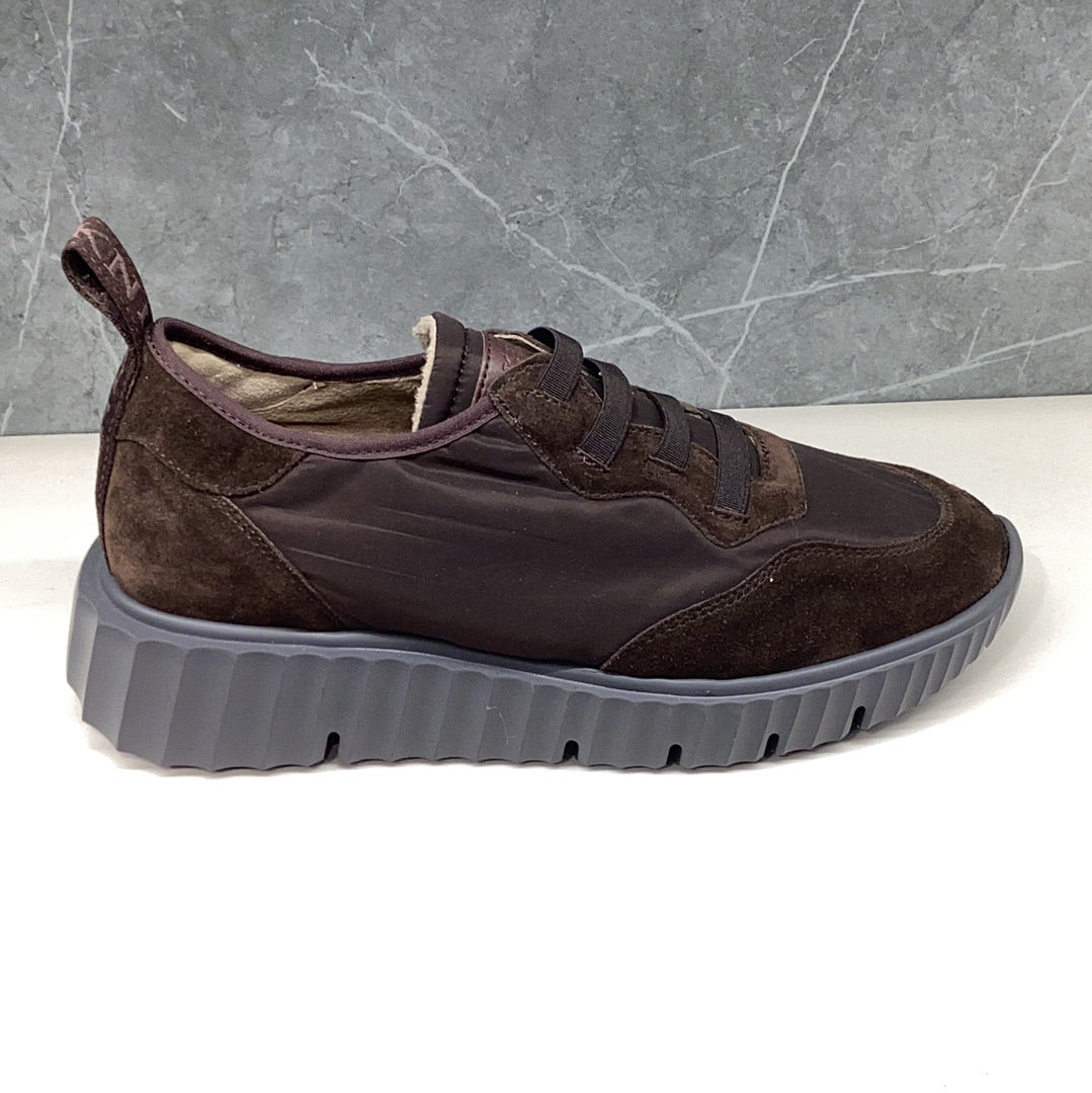 PEDRO MIRALLES | DAMEN-SNEAKERS | CONCORDIA MEME | BRAUN