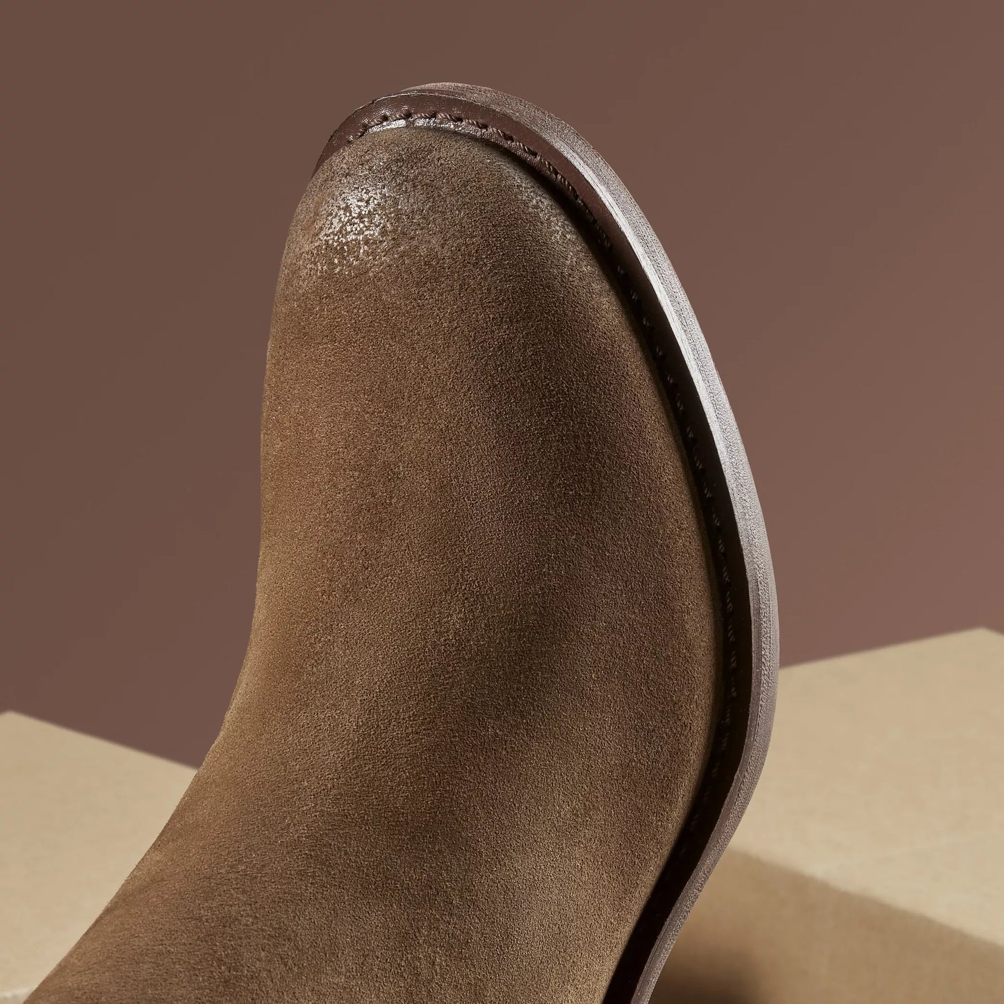 Botines De La Marca Clarks Para Mujer Modelo Chamberly Top Walnut Suede En Color Marrón