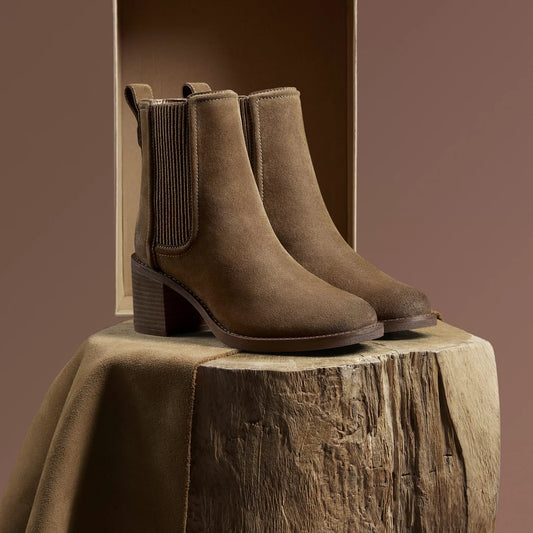 Botines De La Marca Clarks  Para Mujer Modelo Chamberly Top Walnut Suede En Color Marrón