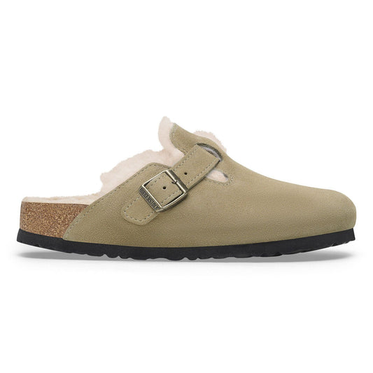 BIRKENSTOCK | ЖЕНСКИЕ САНДАЛИИ | BOSTON ИЗ ОВЧИНЫ, ЗАМШИ, КОЖИ/МЕХА, СЕРО-БЕЖЕВЫЙ | ЗЕЛЕНЫЙ