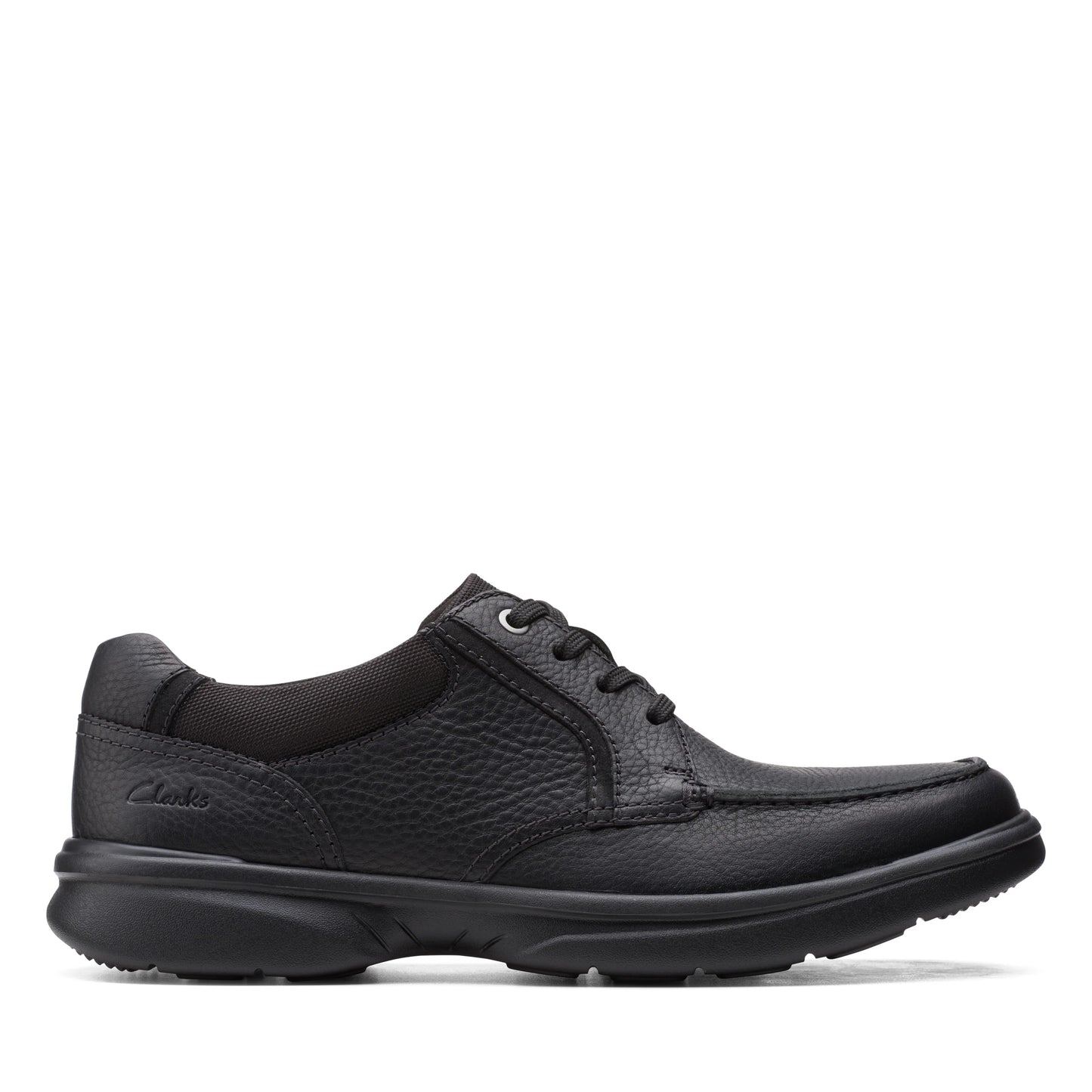Zapatos Casual De La Marca Clarks Para Hombre Modelo Bradley Vibe Blk Tumbled Lea En Color Negro