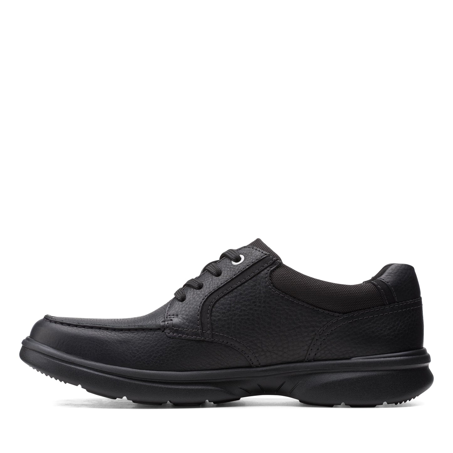 Zapatos Casual De La Marca Clarks Para Hombre Modelo Bradley Vibe Blk Tumbled Lea En Color Negro